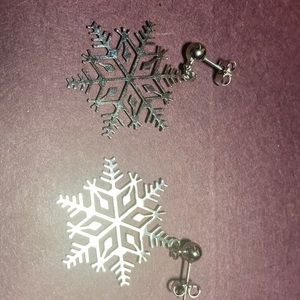 Snowflake earrings